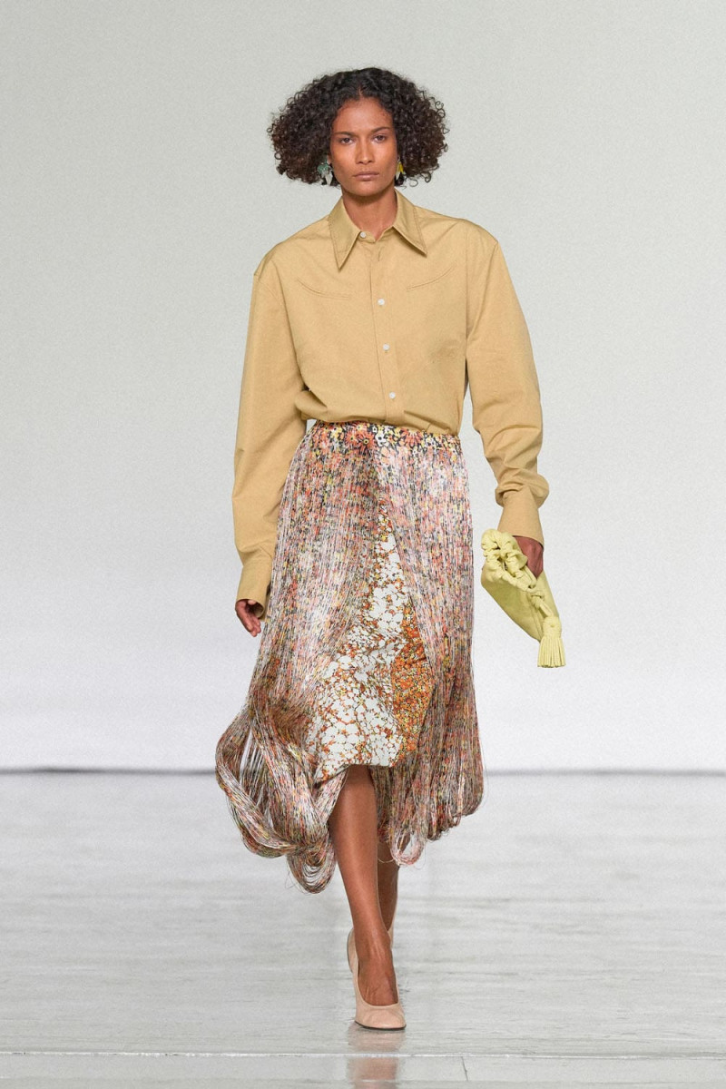 Bottega-Veneta-Spring-Summer-2027-Runway-Magazine-21.jpg