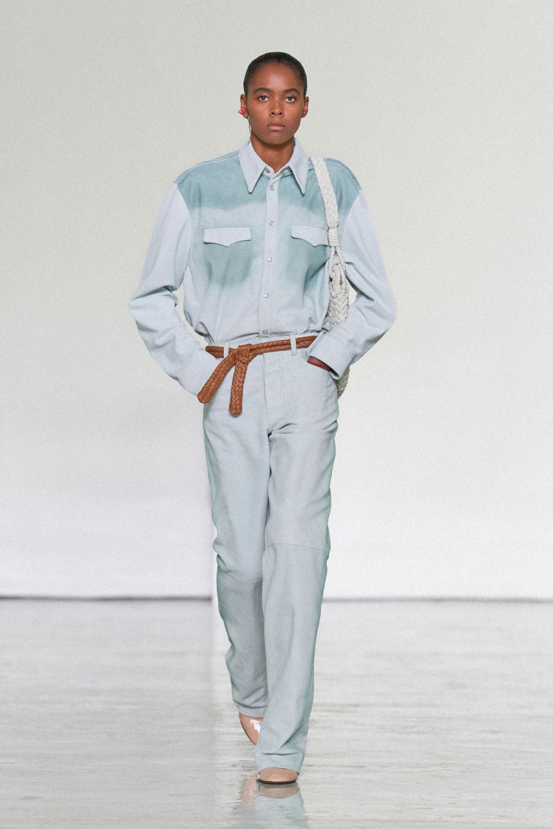 Bottega-Veneta-Spring-Summer-2027-Runway-Magazine-24.jpg