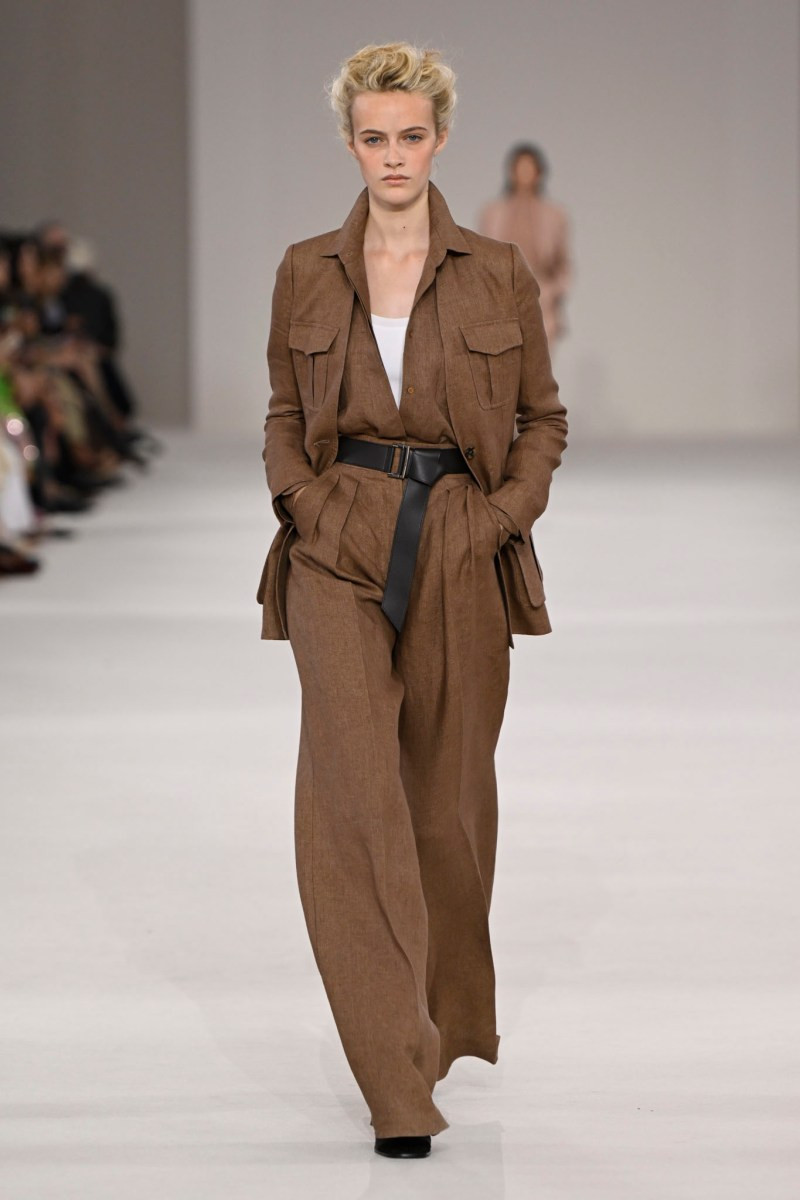 max-mara-spring-27-rtw-r-gg-005.jpg