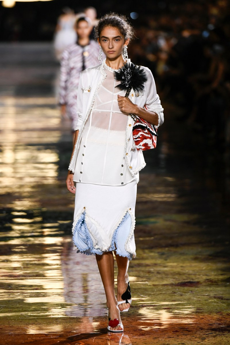 chanel-spring-2027-rtw-r-dm-0023.jpg