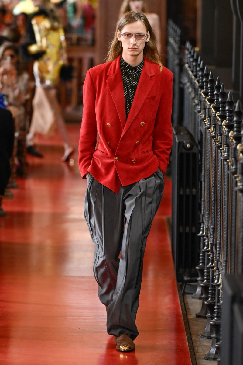 valentino-spring-27-rtw-pfw-r-gg-023.jpeg