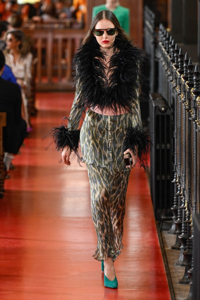 valentino-spring-27-rtw-pfw-r-gg-059.jpeg