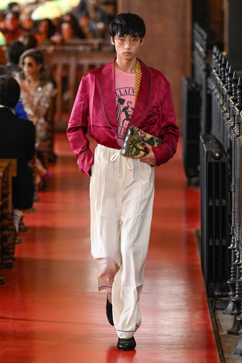 valentino-spring-27-rtw-pfw-r-gg-049.jpeg