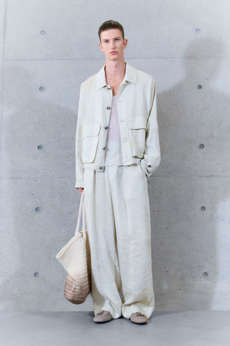emporio-armani-spring-27-rtw-ctsy-010.jpg