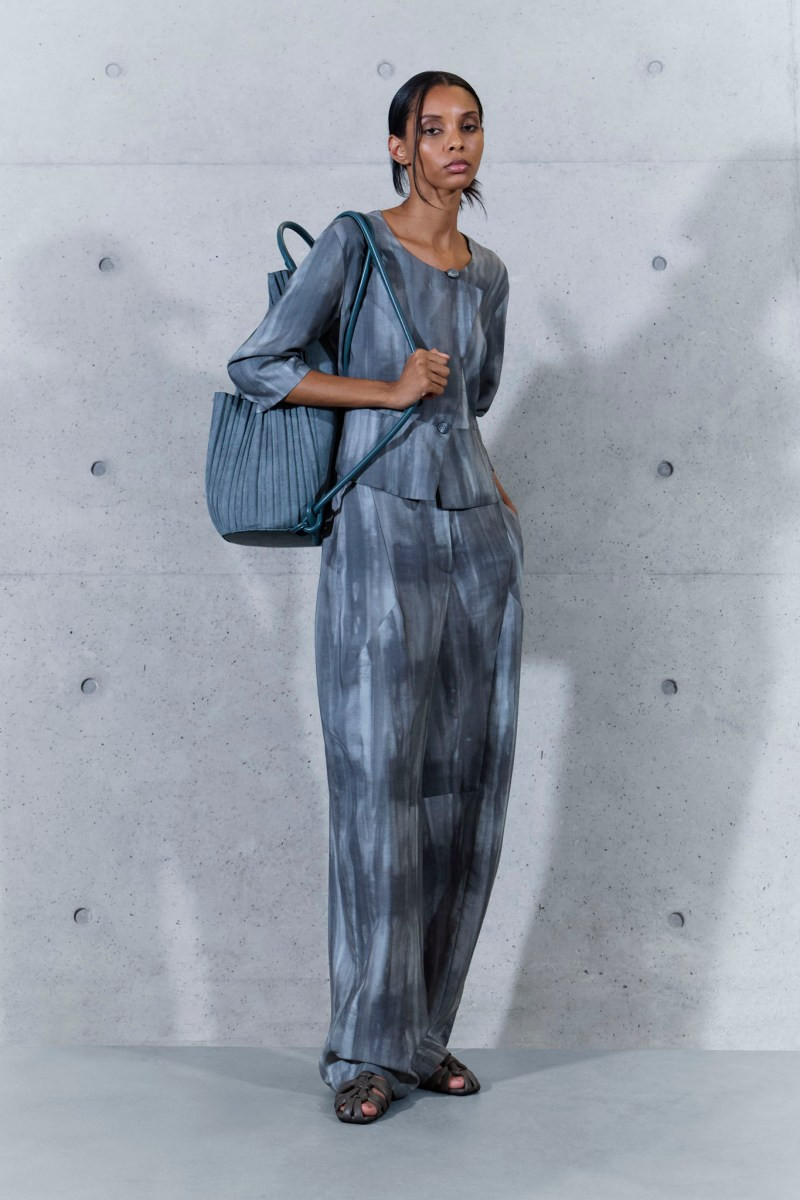 emporio-armani-spring-27-rtw-ctsy-040.jpg