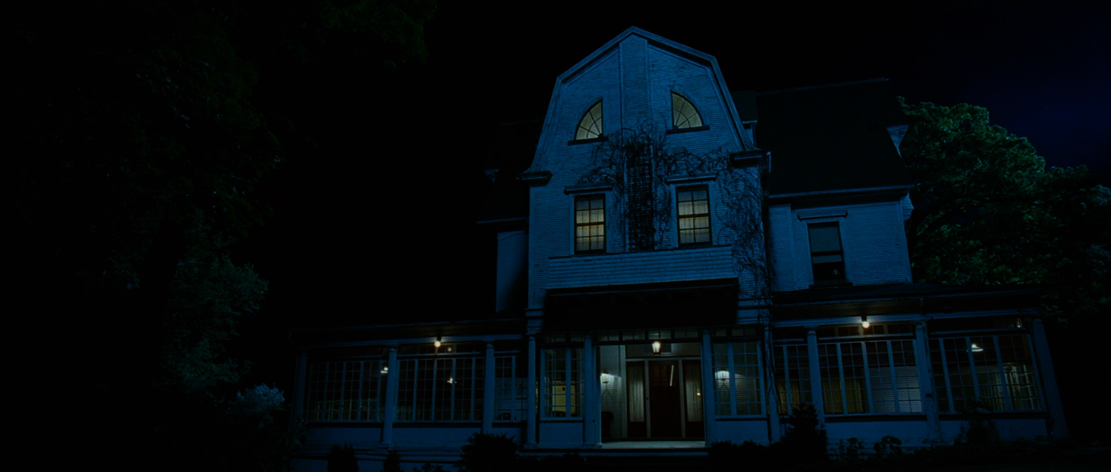 The Amityville Horror (2005) BDRip 2160p-NVENC 10 bit [HDR].mkv_snapshot_00.13.20.000.jpg